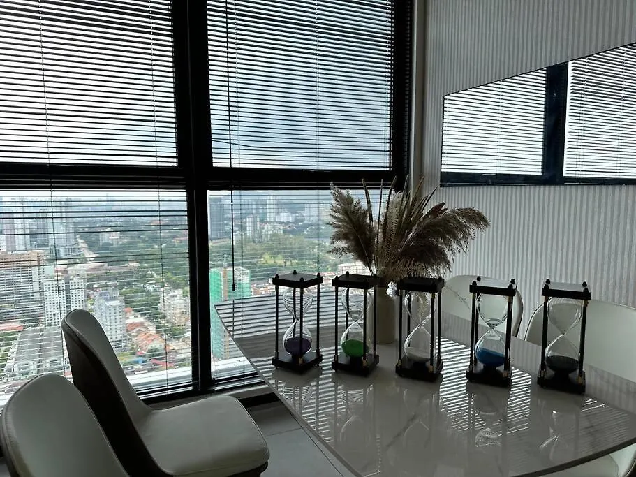Pico Vr, 3Br 3 Queen Bed, 2 Car Park, Urbansuites By Xw Home Jelutong 0*,  Malaysia